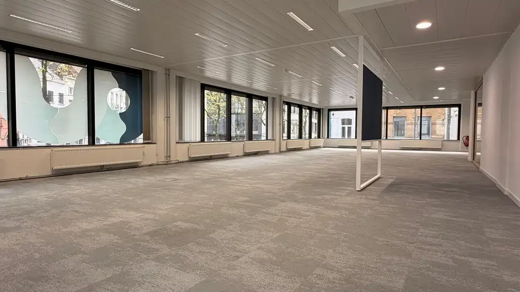 Kantoor met faciliteiten te huur in The Beacon Antwerpen foto 6