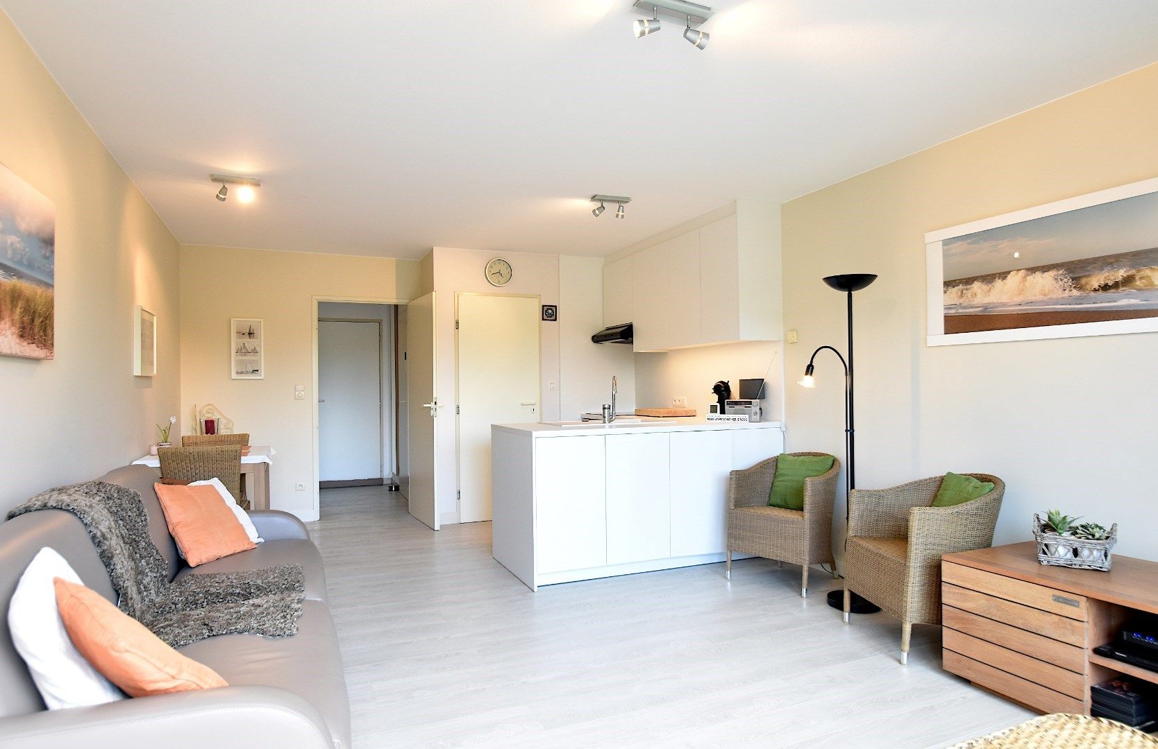 Recent gerenoveerde en modern ingerichte studio met zicht op het Duinenbos foto 8