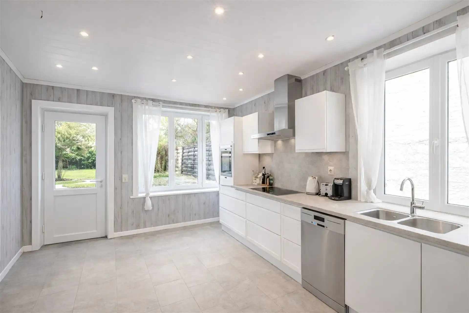 Goed gelegen, deels, te renoveren woning, centrum Asper(Gavere) foto 13