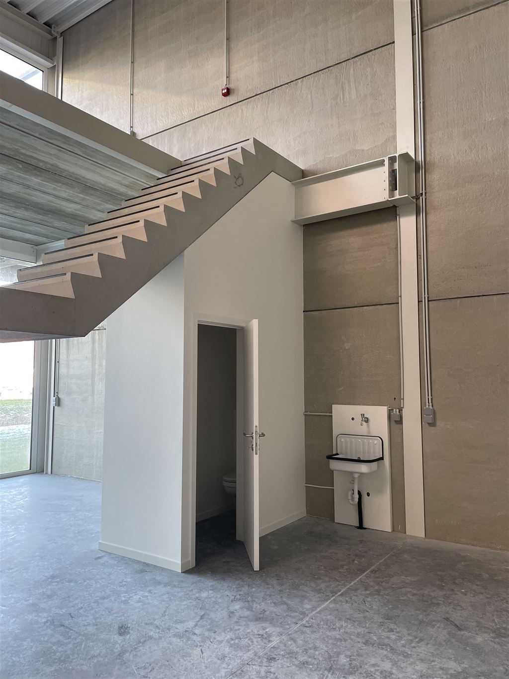 Zeer veelzijdige KMO-unit met goede zichtbaarheid foto 9