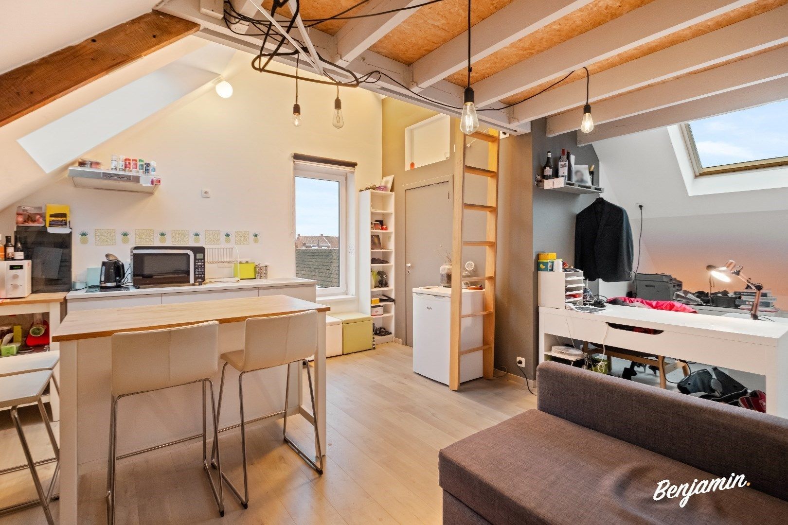 Halfopen woning met loods in Heule foto 5