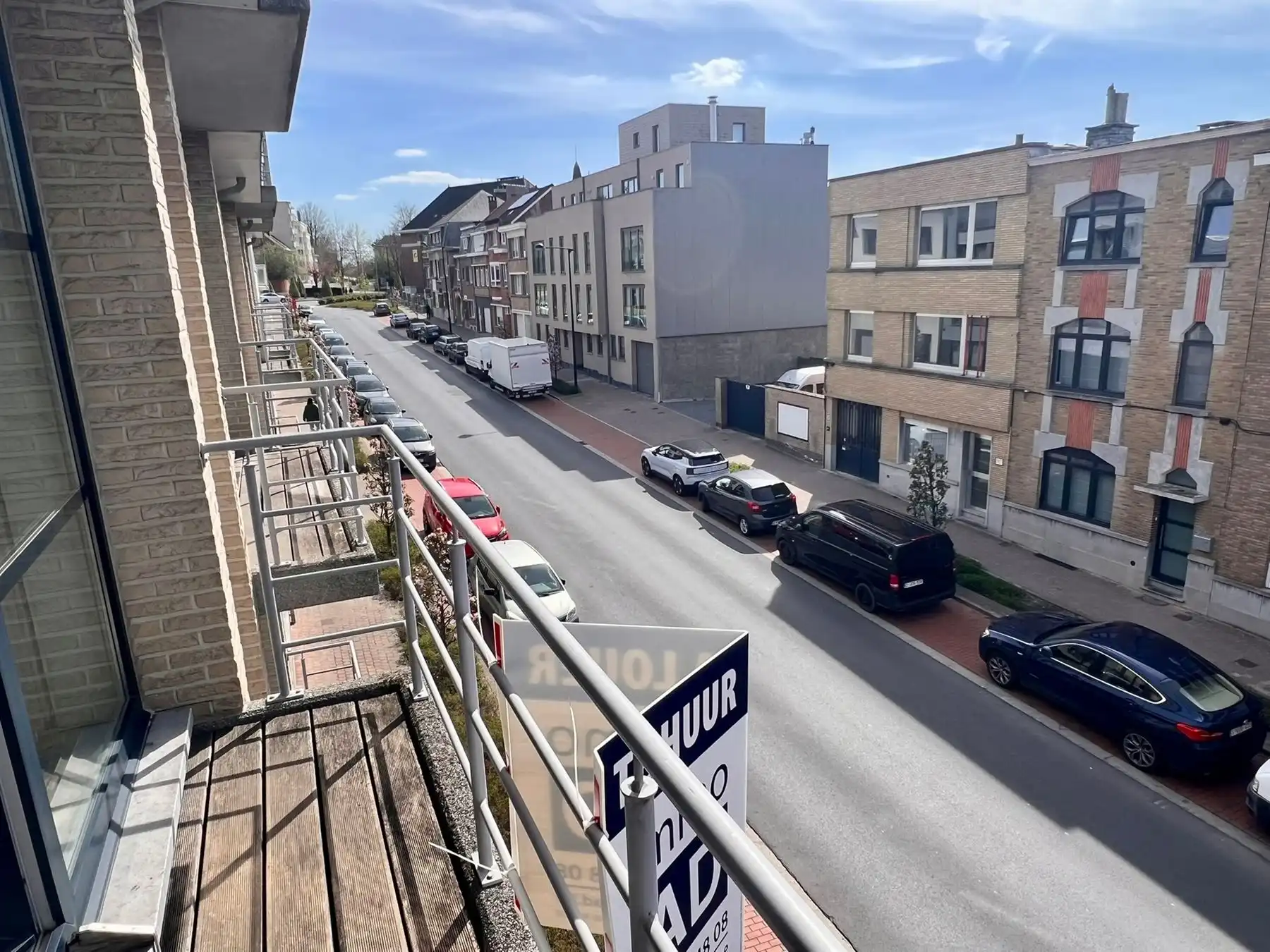 Zeer ruim appartement met 2 slaapkamers, garage en parking foto 6