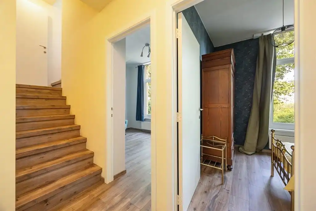 Unieke woning met eclectische gevels en dakterras foto 21