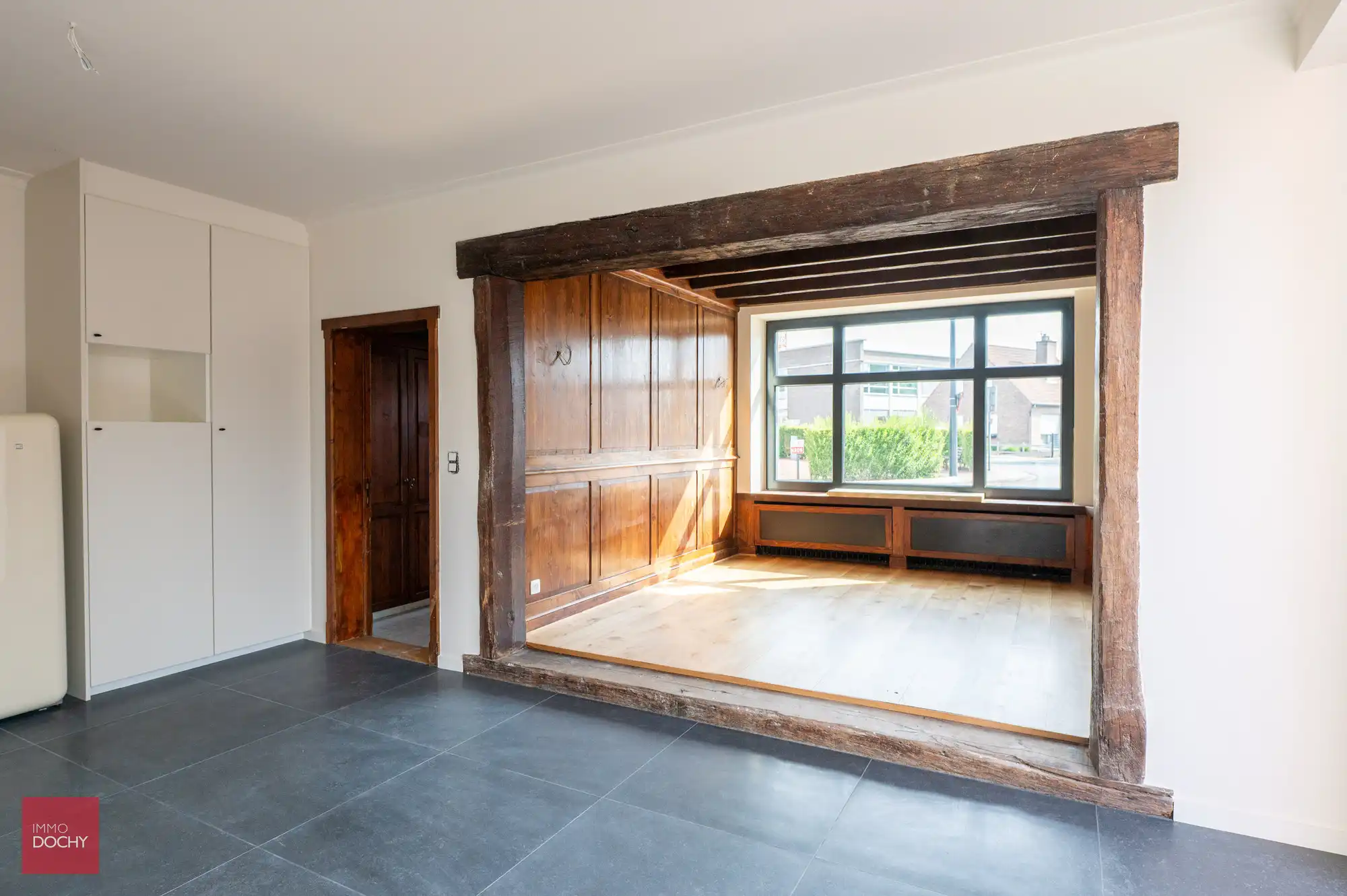 Volledig gerenovereerd herenhuis met garage foto 13