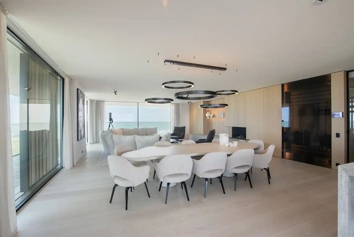 Uiterst smaakvol en top-notch afgewerkt appartement met panoramische zeezichten te Cadzand foto 3