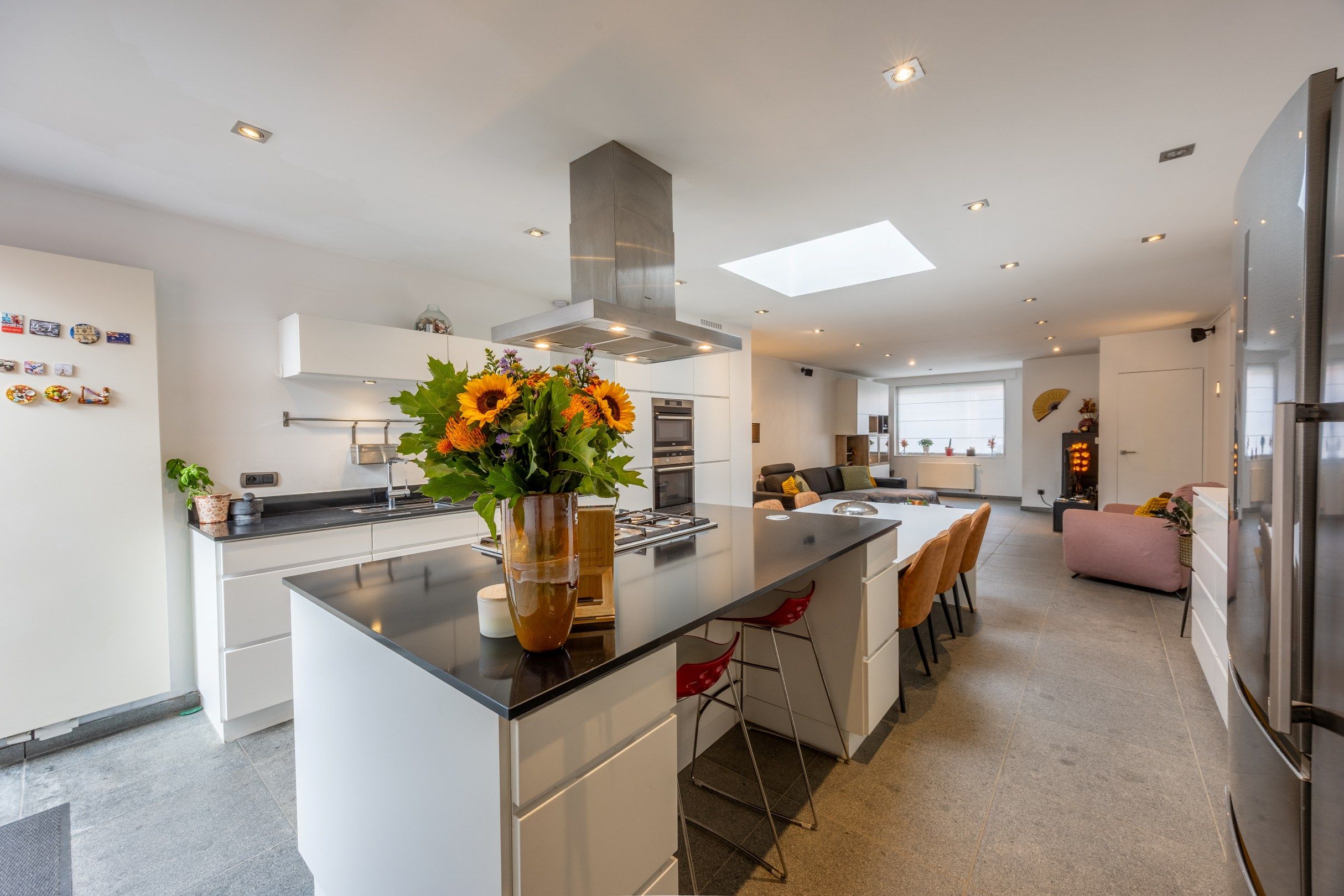 GERENOVEERDE WONING MET TUIN EN UITWEG foto 5