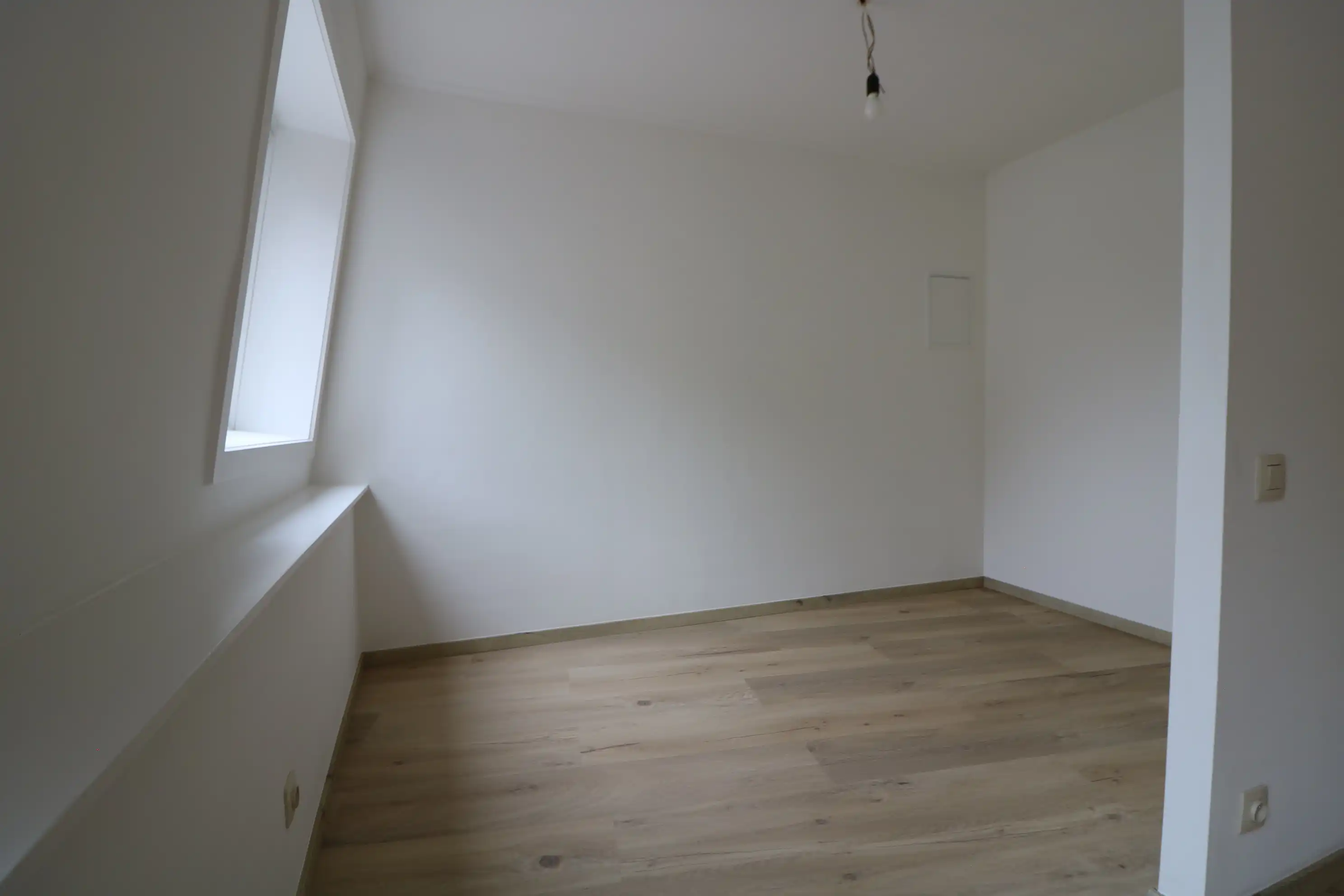 Gerenoveerde studio met slaaphoek, vlakbij de jachthaven en het centrum van Blankenberge. foto 4