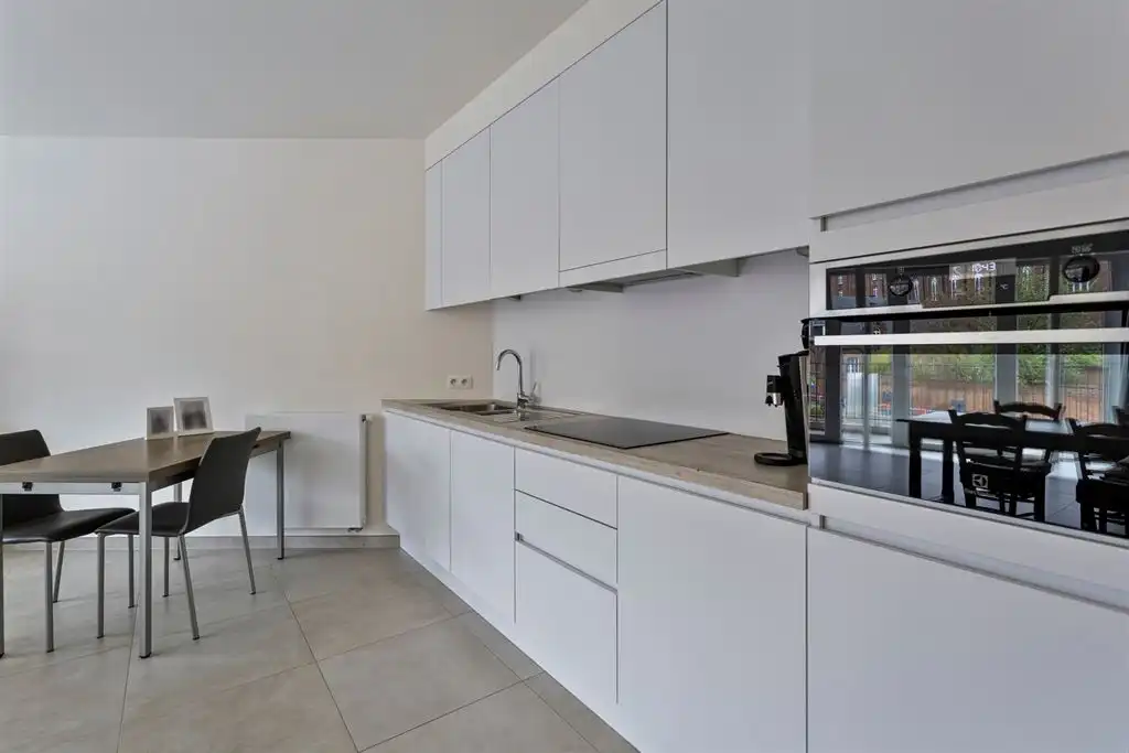 Recent 1-slaapkamer appartement met groot terras foto 8