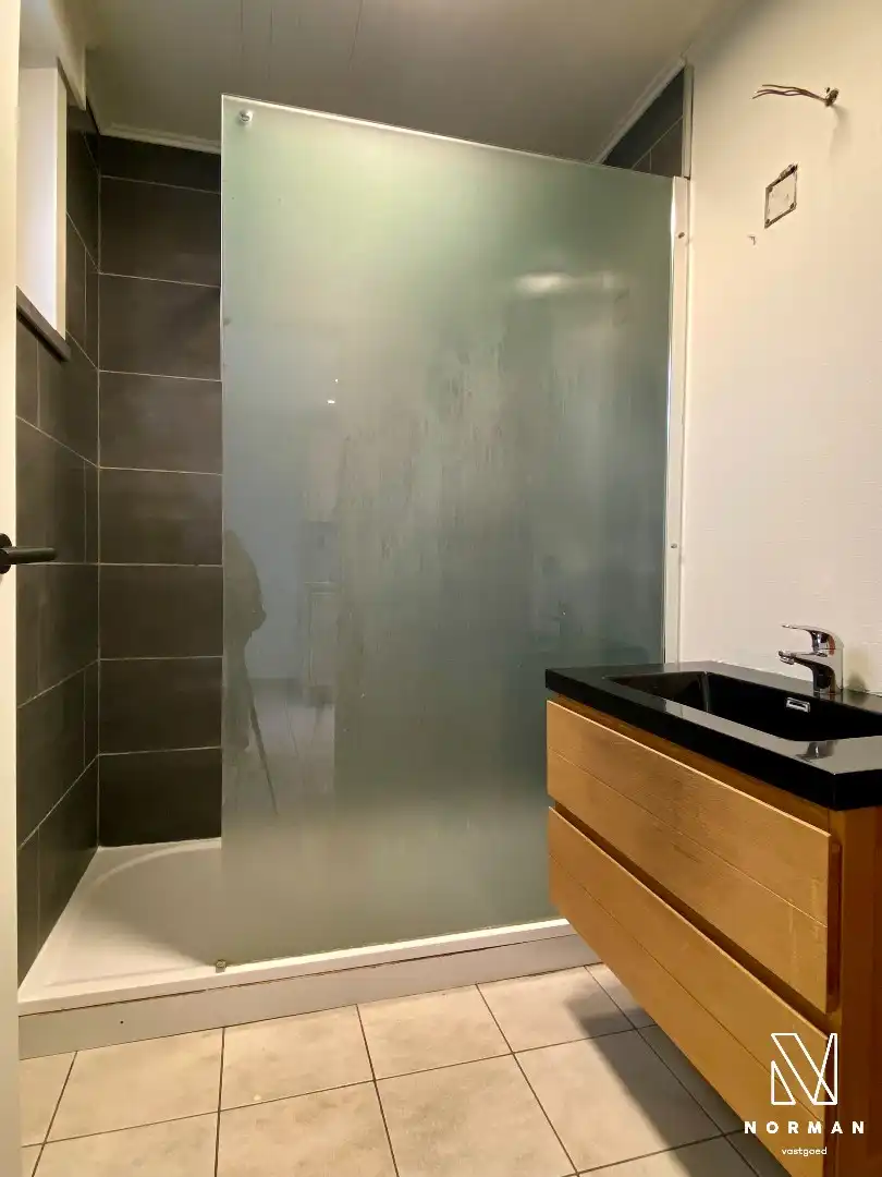 Ruime woning met drie slaapkamers te huur in Aalbeke foto 4