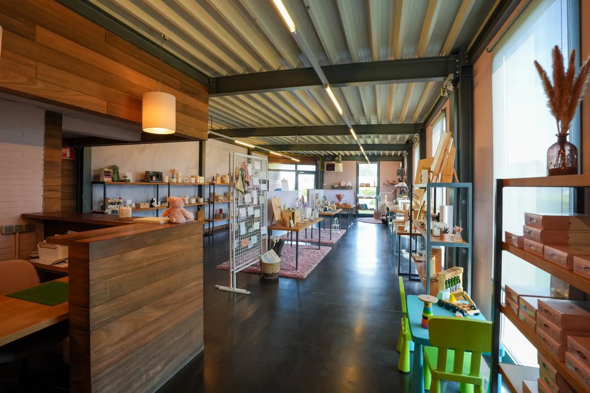 Handelspand met woning op uitzonderlijke locatie. foto 15