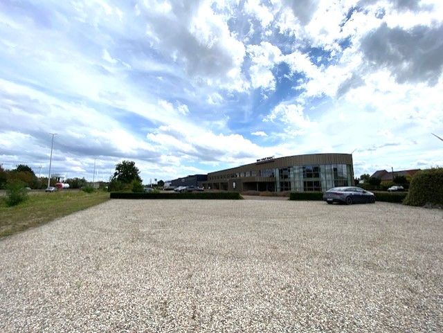 Stijlvolle kantoorruimte 300+m² met 16 autostaanplaatsen ideale ligging langs E313. foto 21