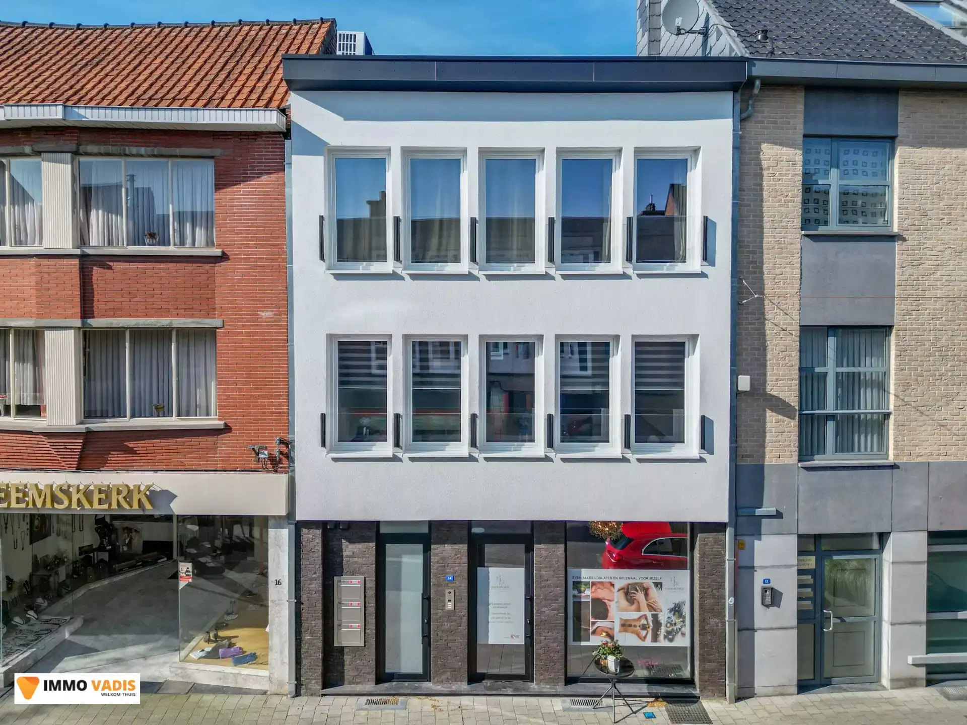 Handelspand met instapklare woning op toplocatie foto {{pictureIndex}}