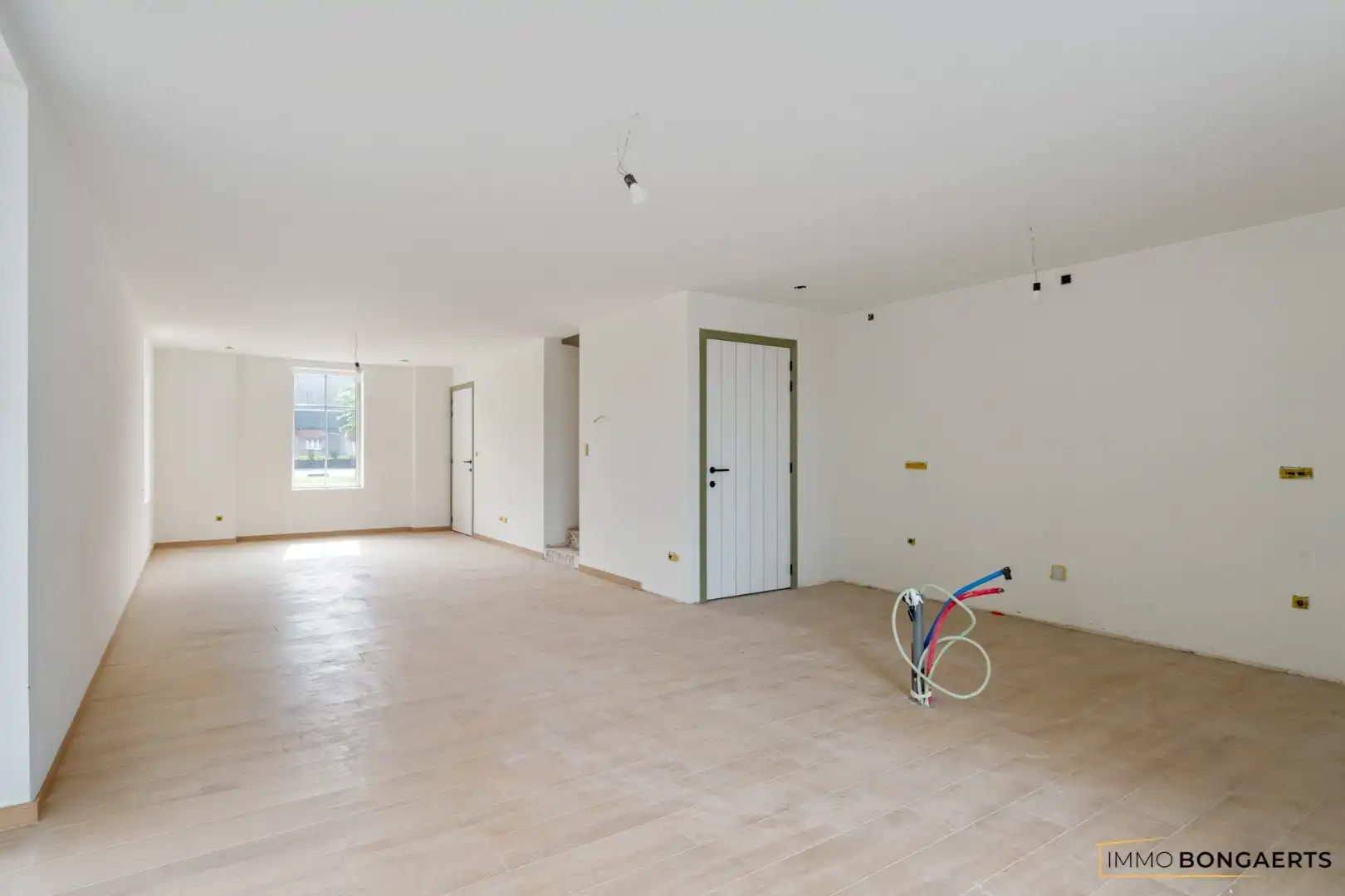 Nieuwbouwwoning met 4 slaapkamers foto 5