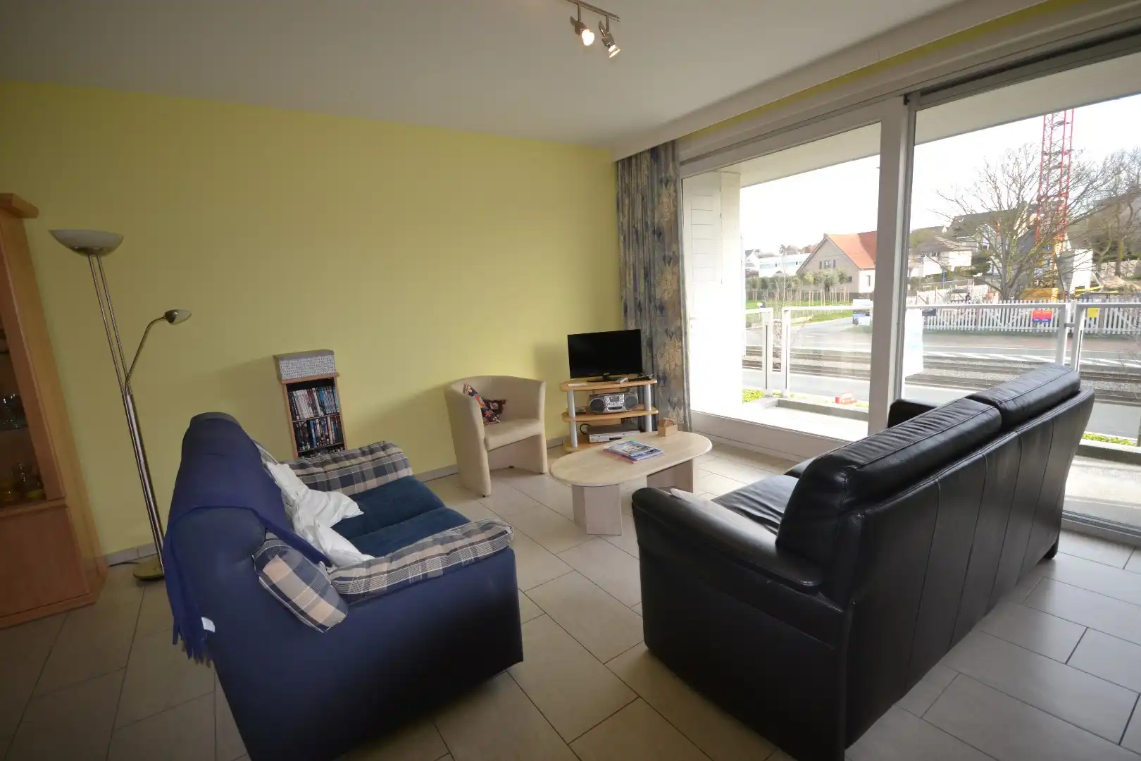 Ruim en zonnig appartement te Oostduinkerke nabij het zonneplein. foto 5