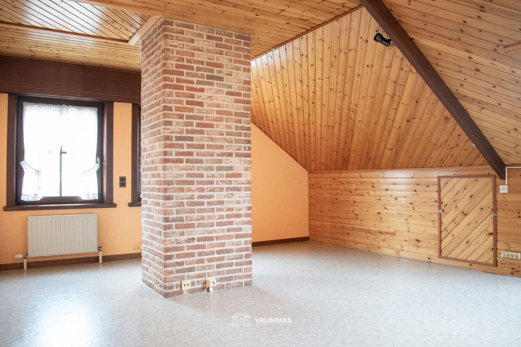 Zeer ruime (kangoeroe-)woning met parking en atelier/opslag foto 16