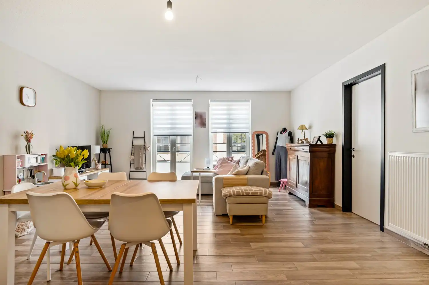 Instapklaar appartement met 2 slaapkamers! foto 2