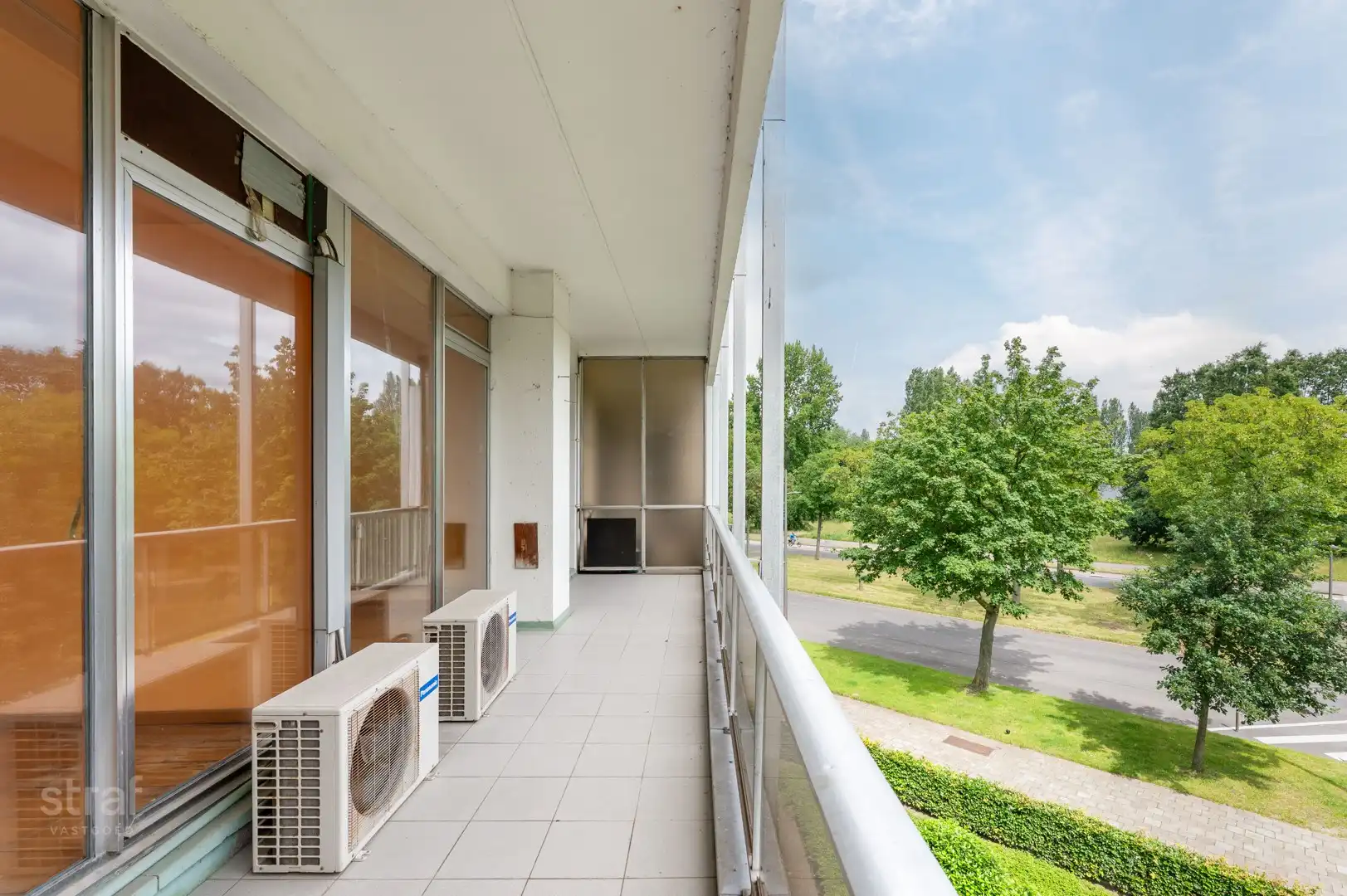 Te renoveren 3-slaapkamerappartement  in de Panorama Tower op Linkeroever foto 10