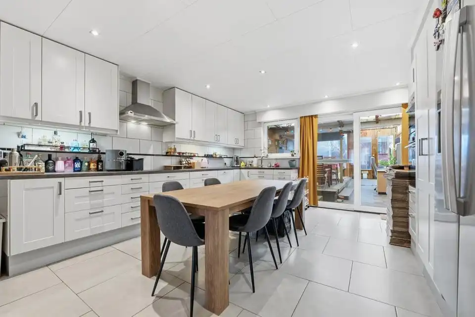 KNAPPE, ENERGIEZUINIGE GEZINSWONING MET GARAGE EN TUIN IN TONGEREN foto 7