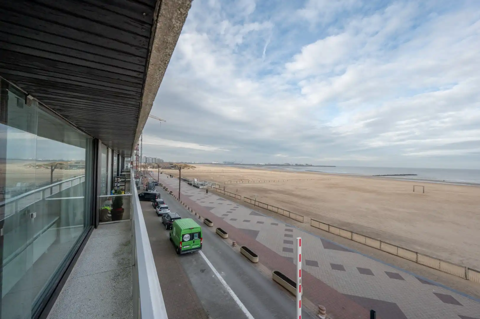 Prachtig hoekappartement te huur op de zeedijk in Duinbergen met frontaal zeezicht foto 6