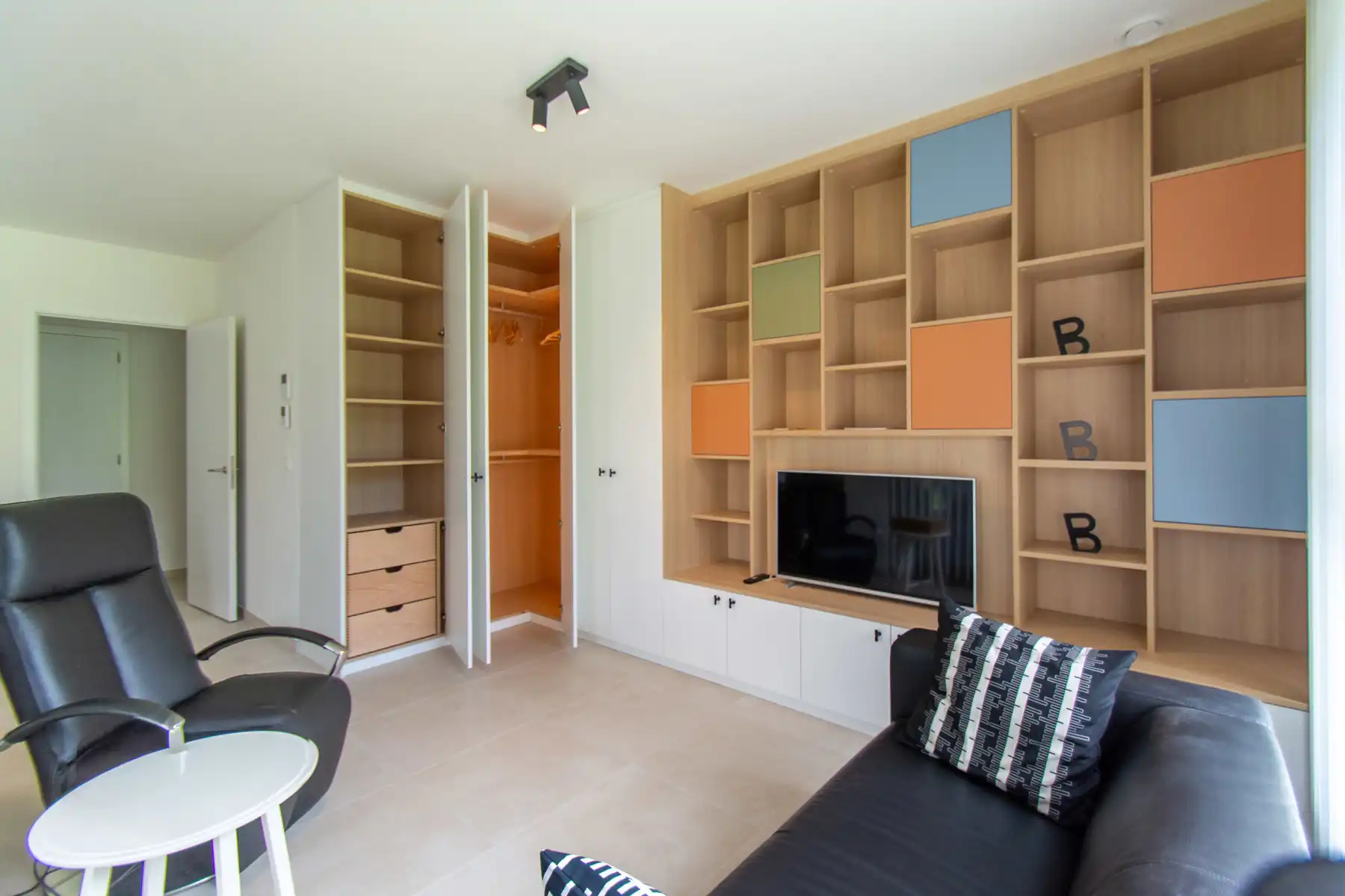 Rustig gemeubeld en comfortabel 1slpk appt. met mooi terras  foto 7