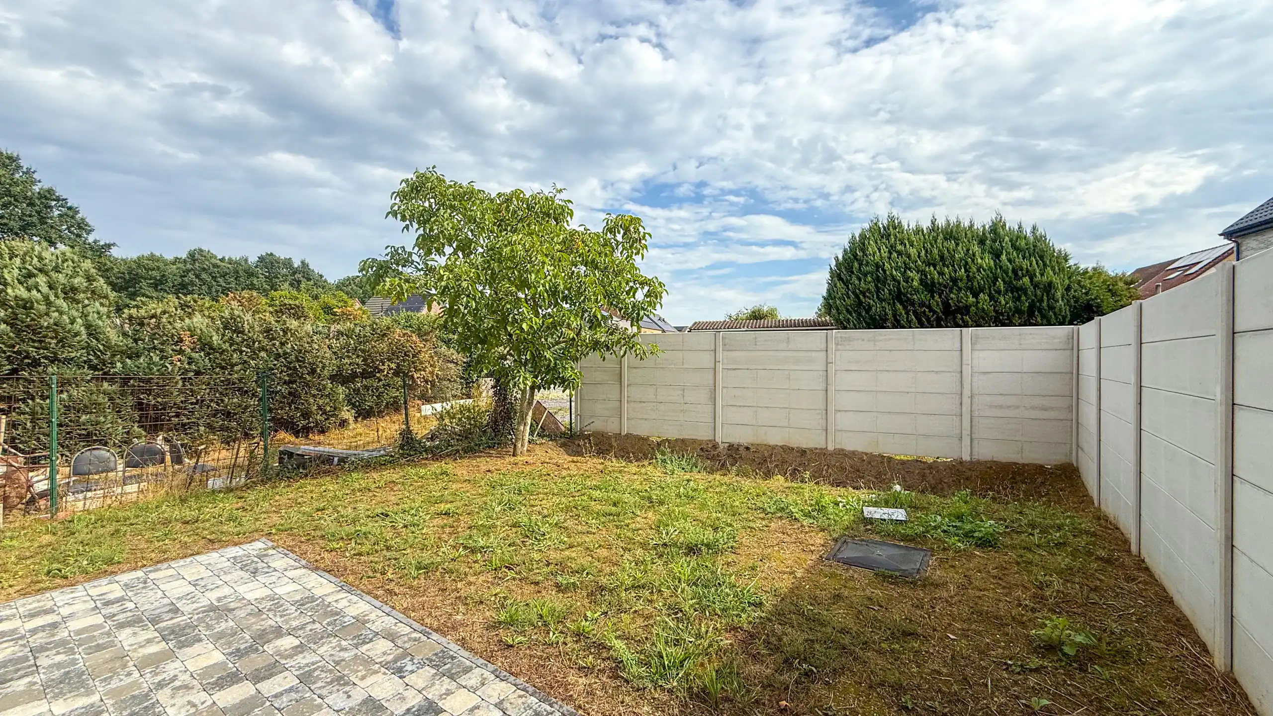 Kwalitatief afgewerkte nieuwbouwwoning op centrale ligging! foto 42