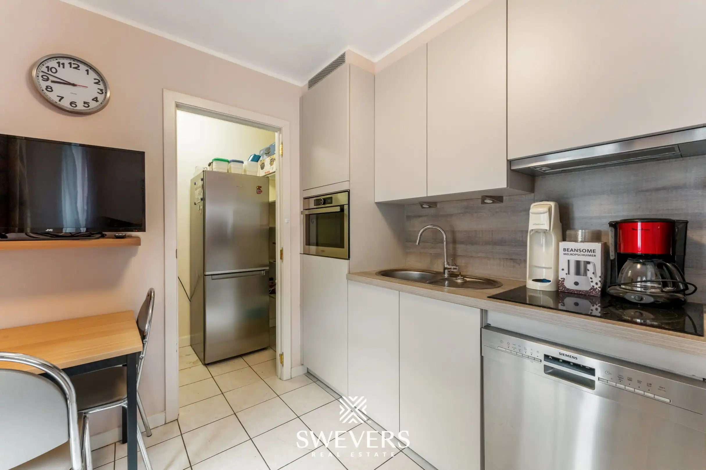 Ruim appartement met 3 slaapkamers centrum Sint-Truiden foto 14