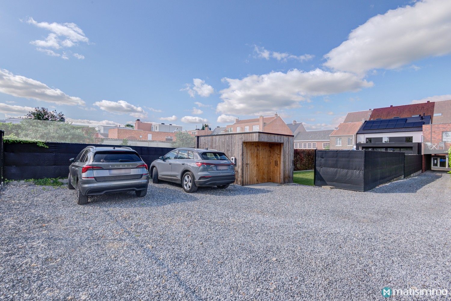 RUIME INSTAPKLARE GEZINSWONING MET 4 SLAAPKAMERS, TUIN EN ZONNEPANELEN foto 32