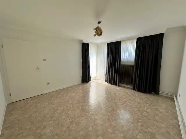 Halfopen woning met 3 slaapkamers, tuin en garage te Neeroeteren.  foto 9