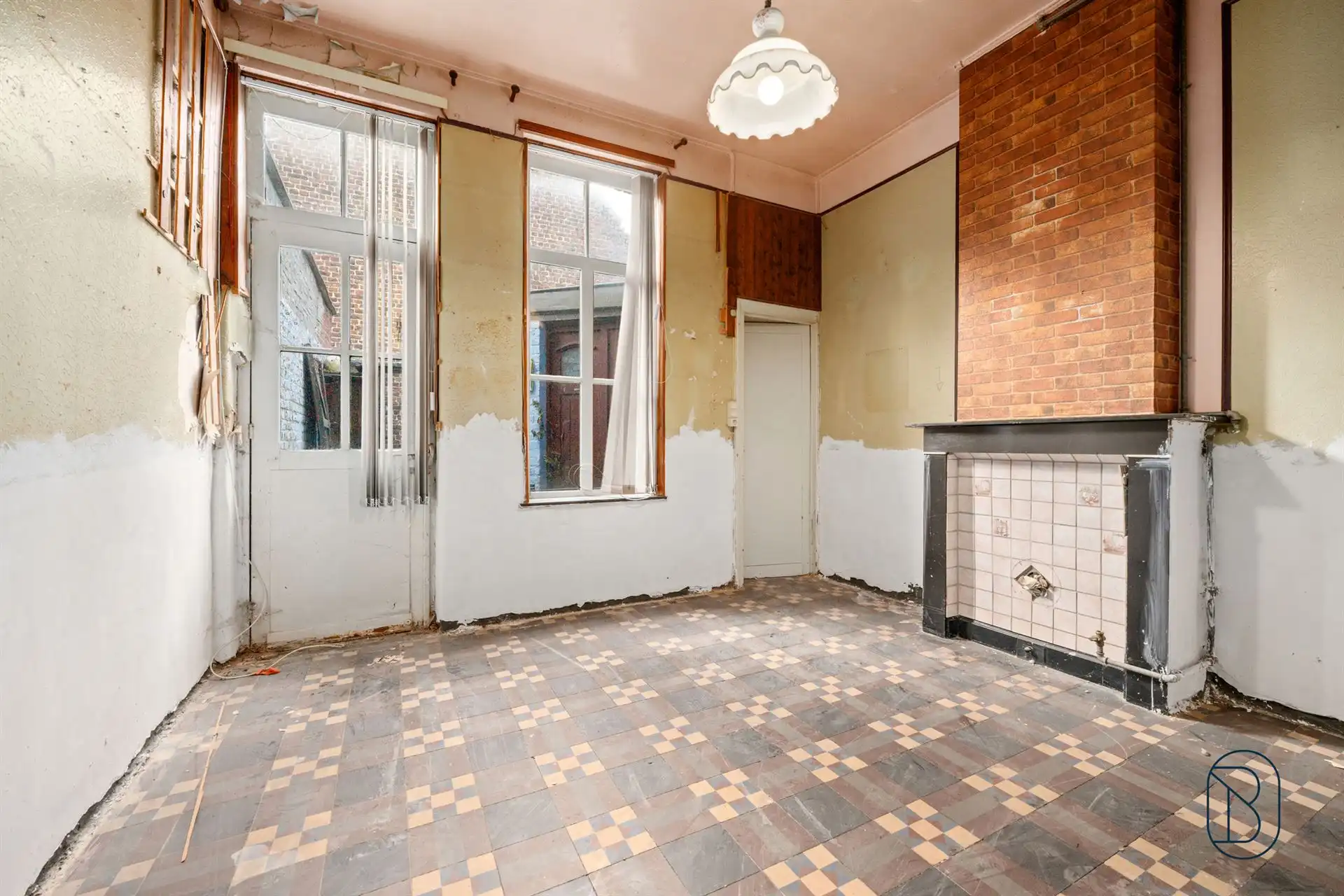 Te renoveren woning in het centrum van Ronse! foto 4