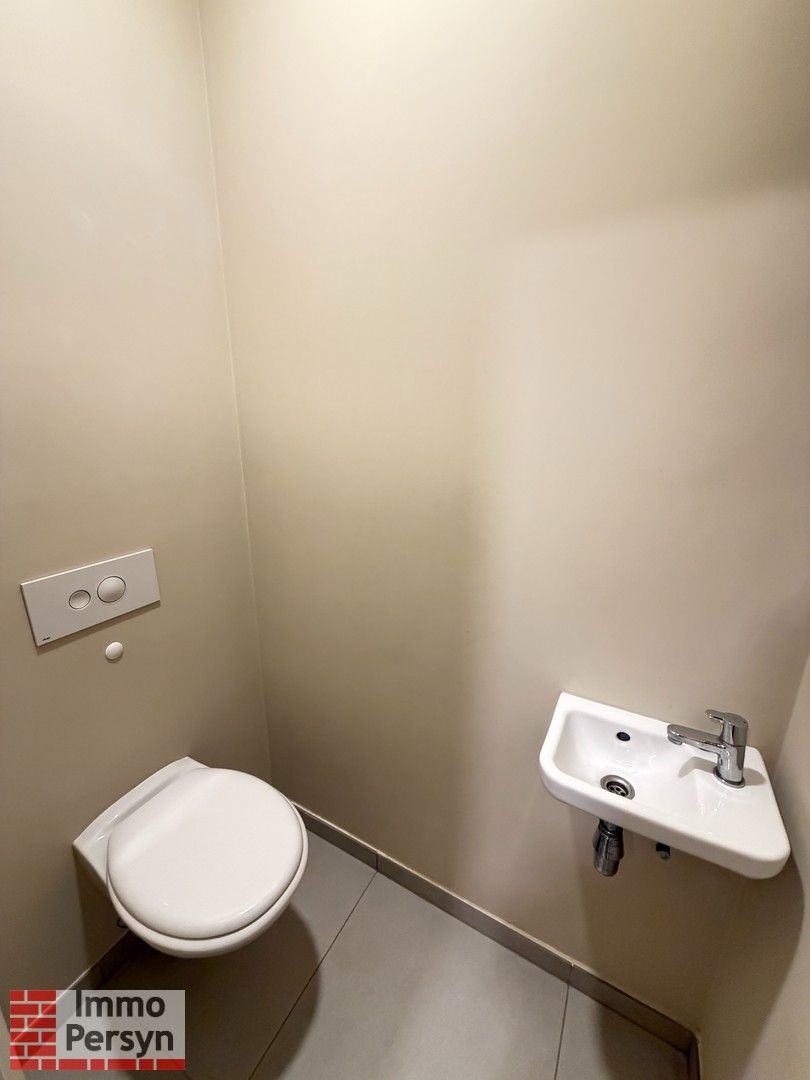 Gelijkvloers  3-slaapkamerappartement met terras foto 13