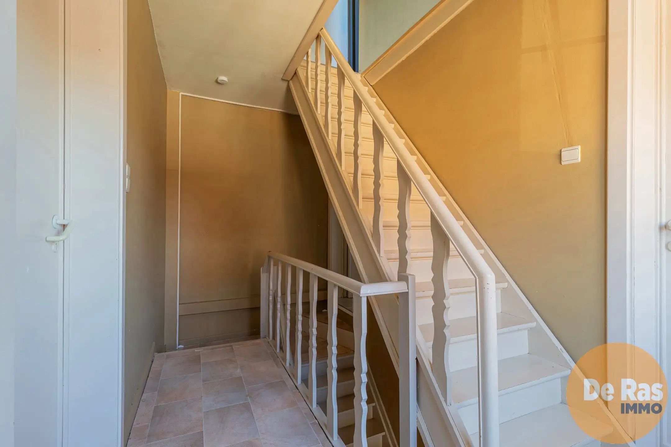 DENDERLEEUW - Ruime woning met 4 slpks, bureau en koer foto 10