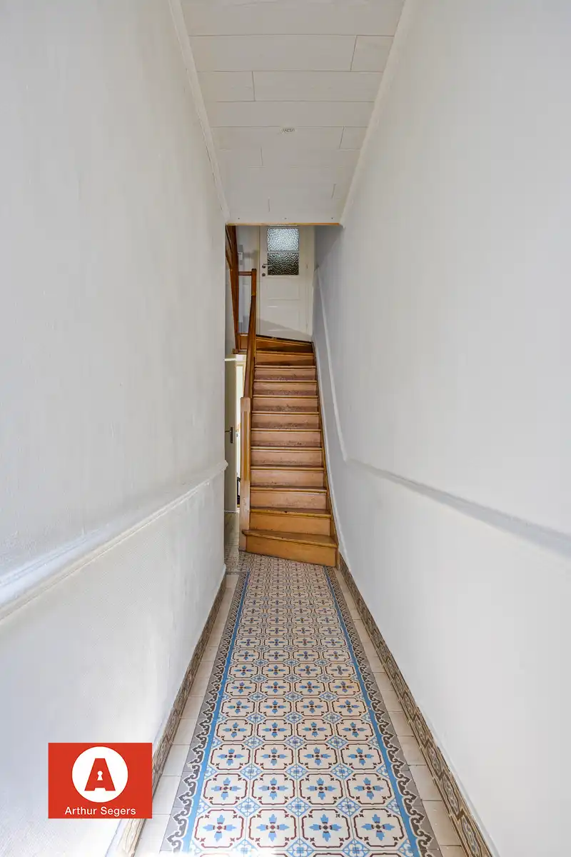 Woonhuis opgesplitst in 2 appartementen/woon-entiteiten foto 4