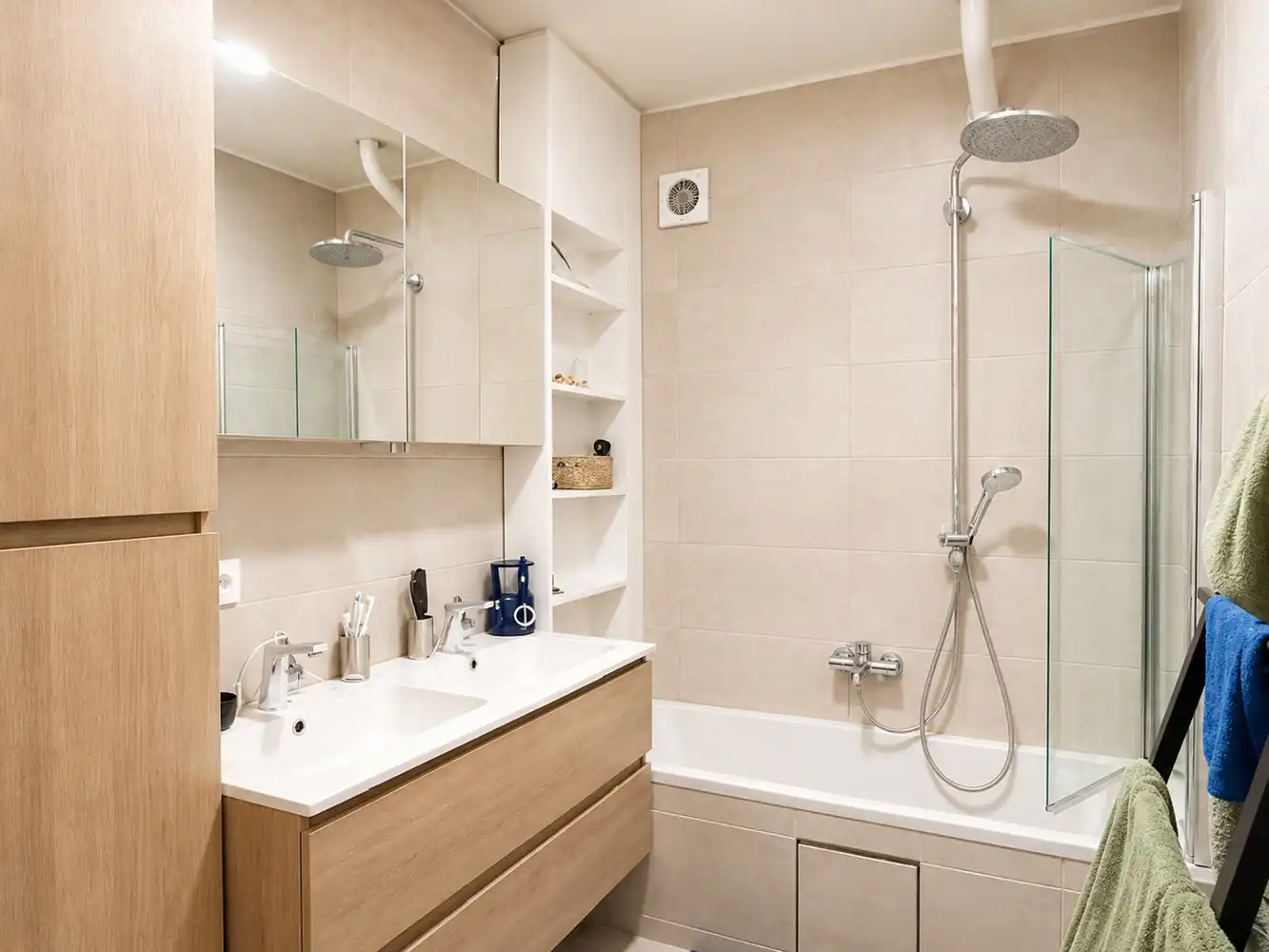 Energiezuinig twee slaapkamer appartement met mooi zicht over het Zuidpark foto 9