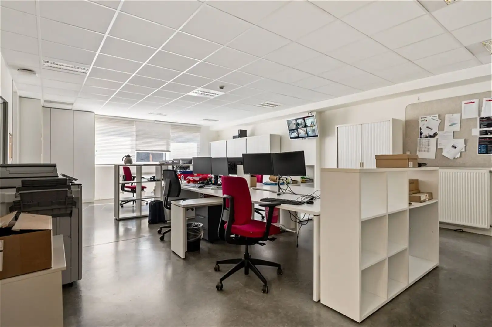 Magazijn met kantoren te koop langs R4 in Merelbeke-Melle foto 18