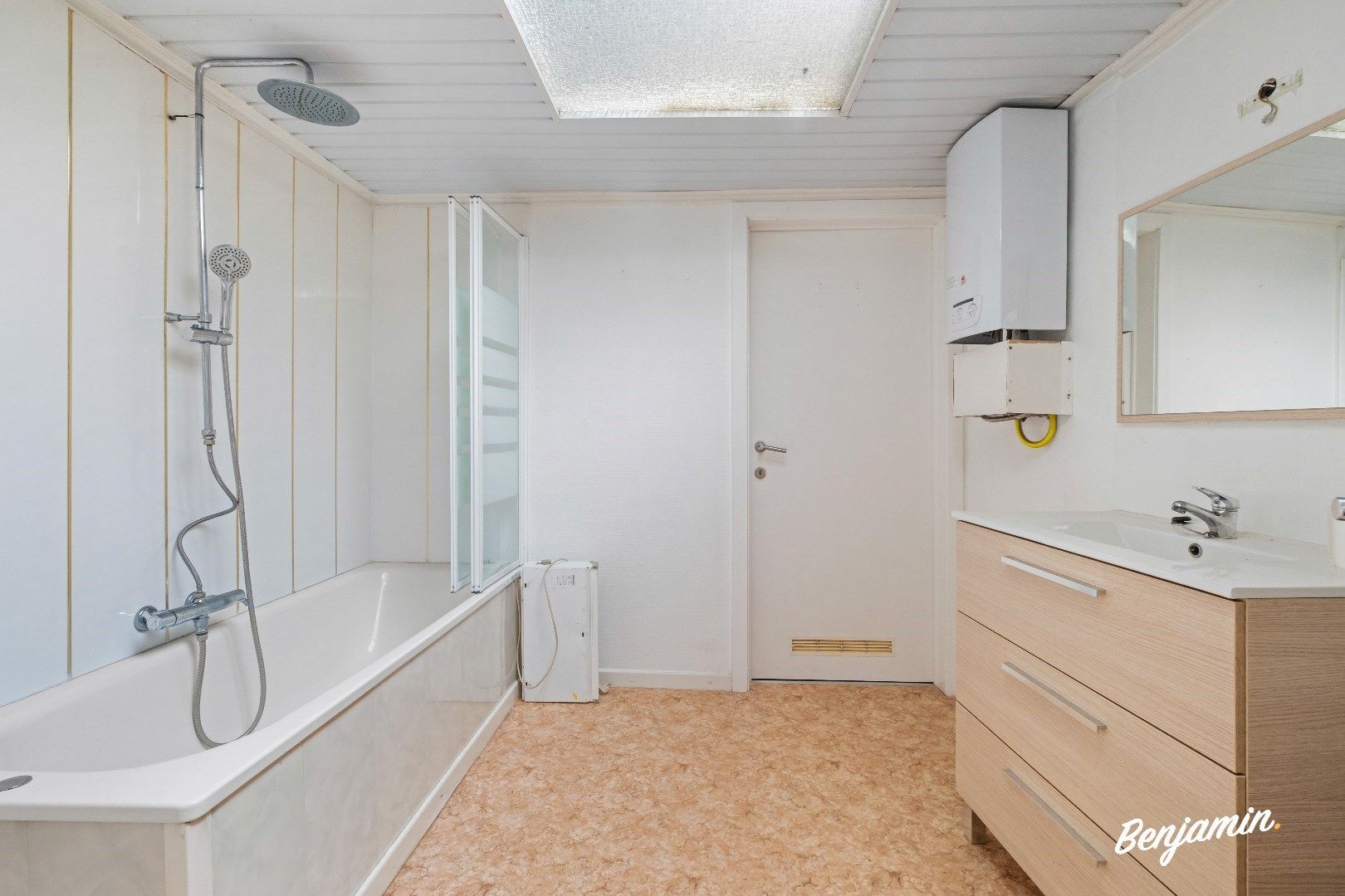 Rijwoning met tuin, parking en uitweg + appartement met garage in Wevelgem foto 14