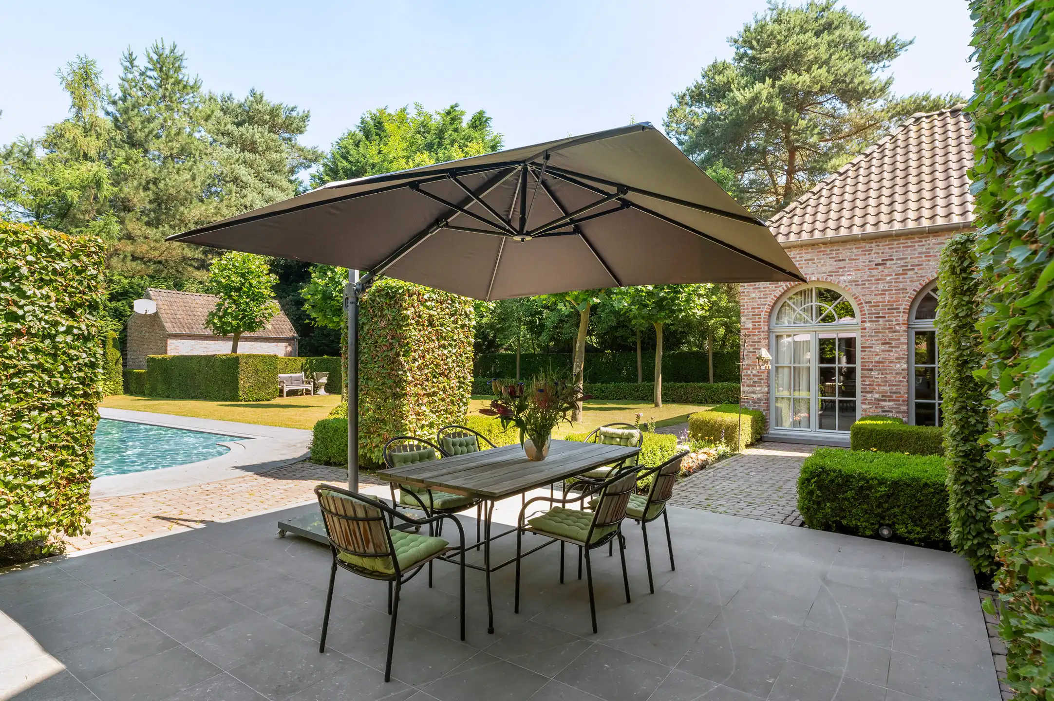 Villa van 600 m² met o.a. 4 slpk. en 3 badk.  foto 22