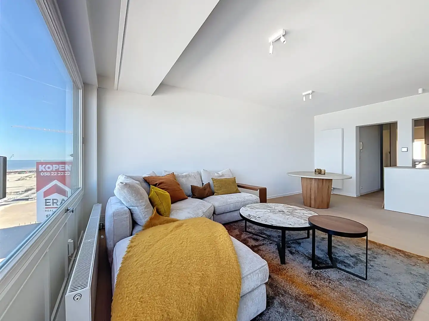 Twee slaapkamer appartement (gerenoveerd 2025) met frontaal zeezicht foto 5
