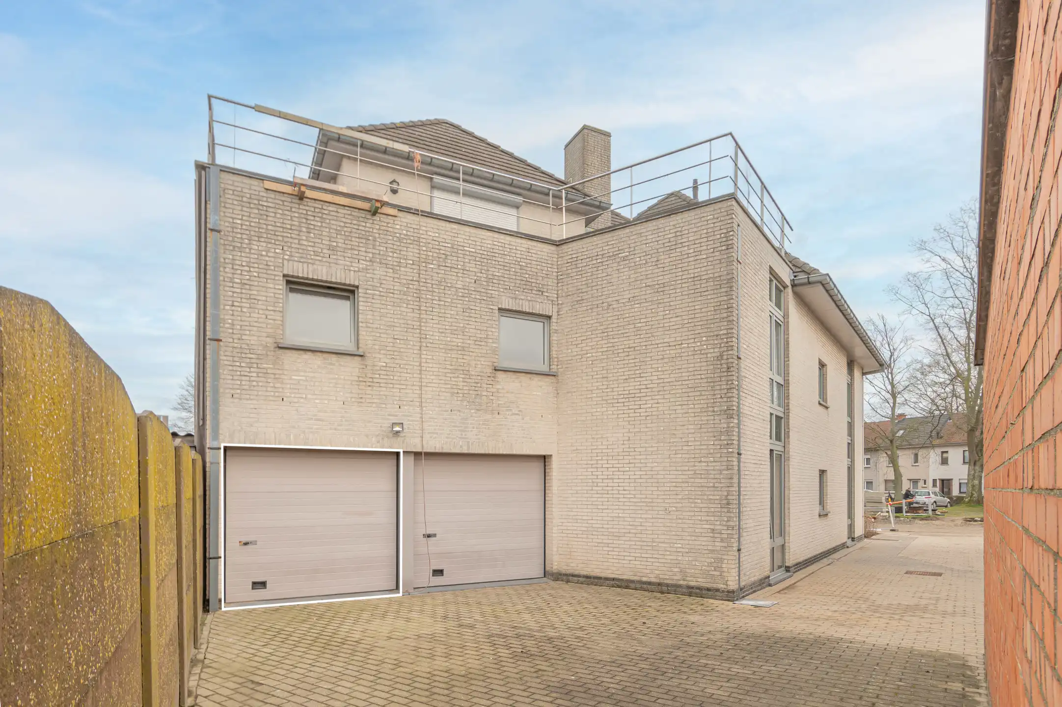 Ruim 2 slaapkamer dakappartement met terras en garage  foto 17