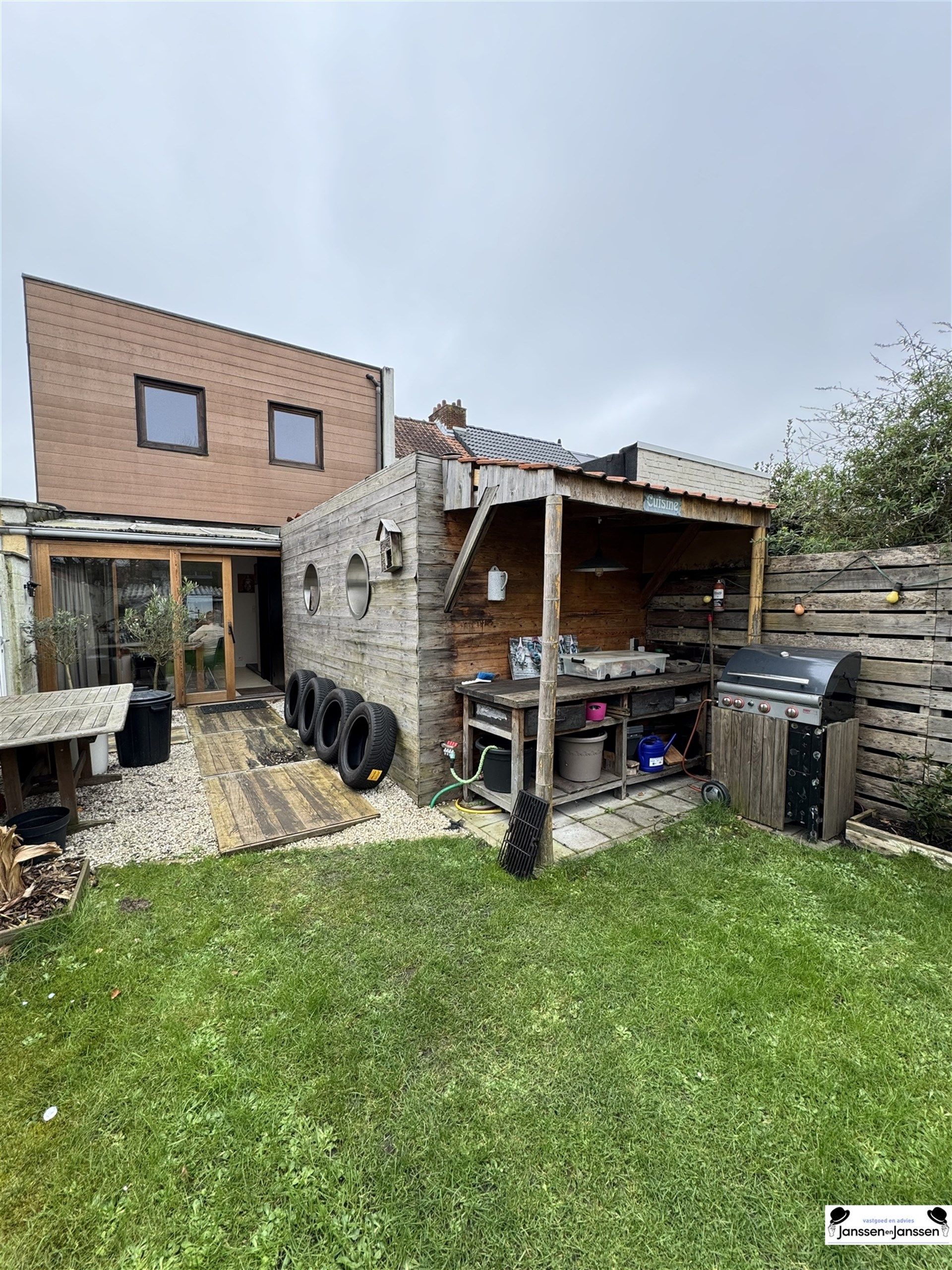 Gerenoveerde gezinswoning met 4 slaapkamers in Wilrijk  foto 21