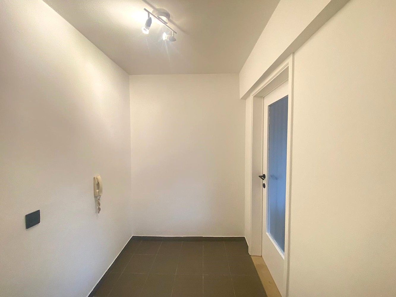 INTREKKLAAR APPARTEMENT PAL IN GENK-CENTUM foto 2