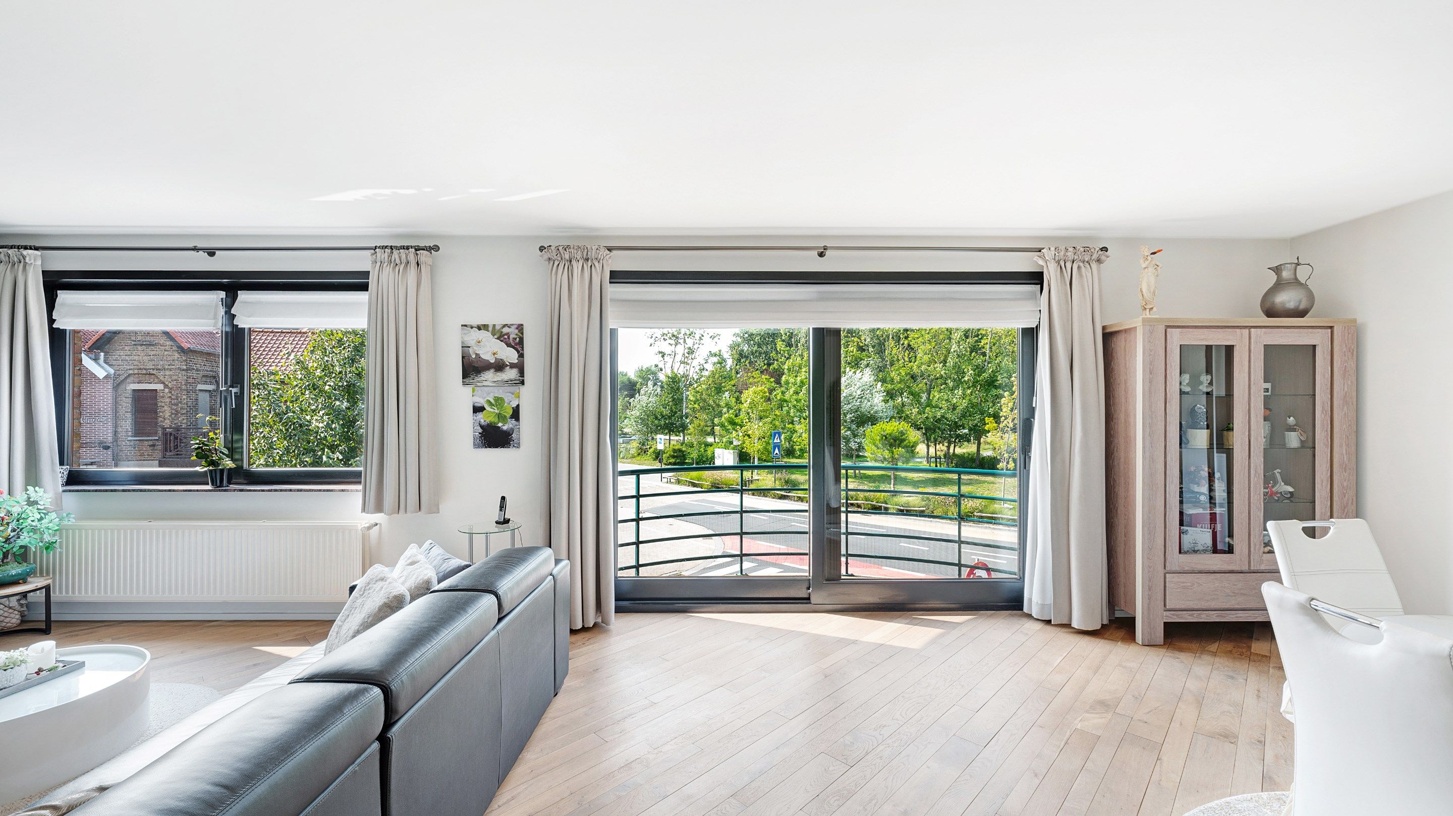 Vernieuwd appartement met parkeerplaats inbegrepen foto 2
