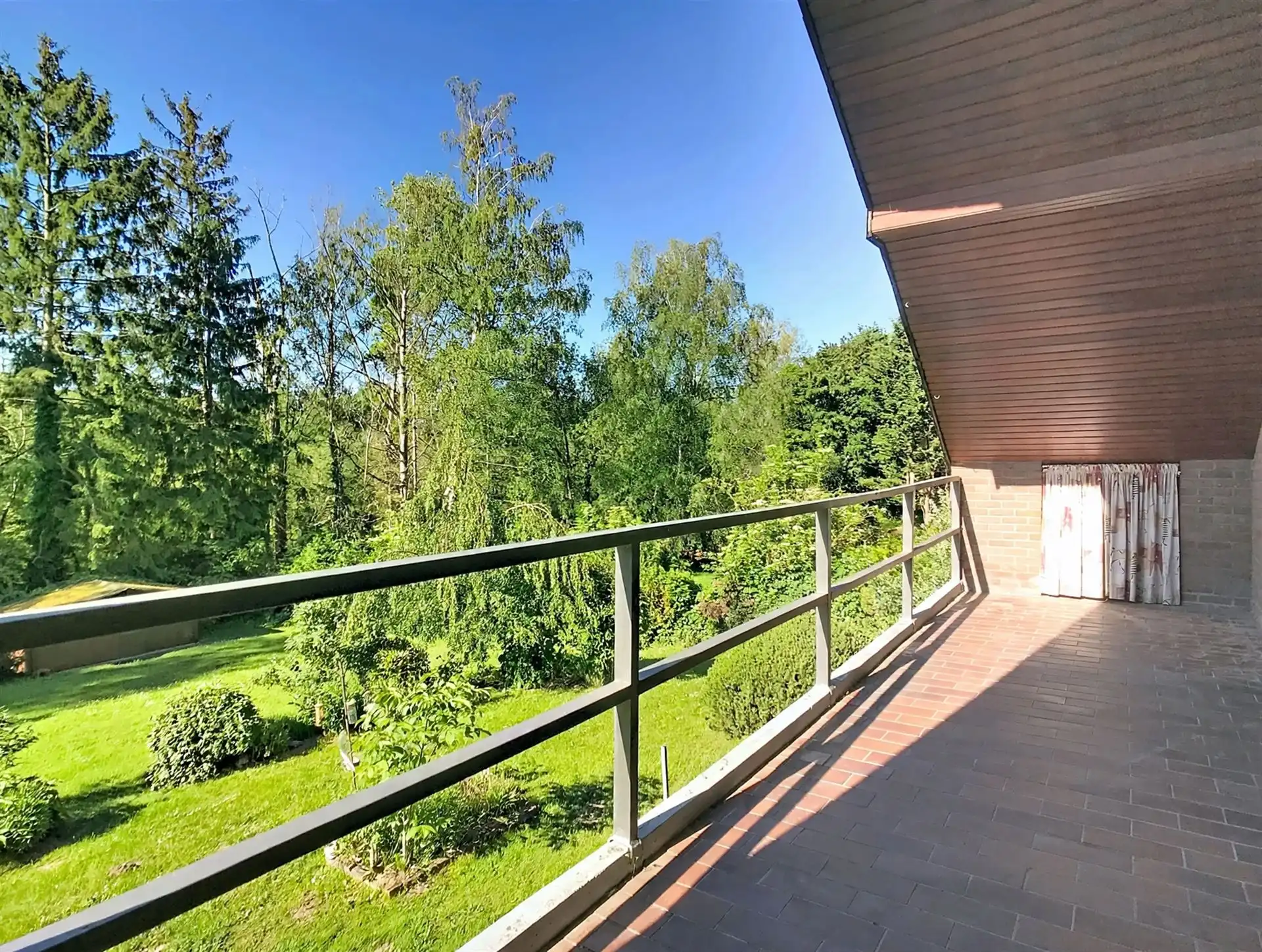Villa met 3 slpk., bureau en groot perceel foto 16