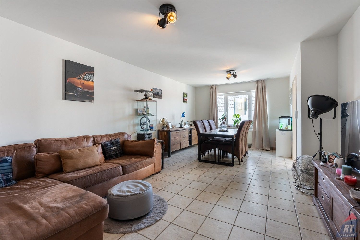 Lichtrijk en energiezuinig 2-slaapkamerappartement met terras in hartje Sint-Truiden foto 2