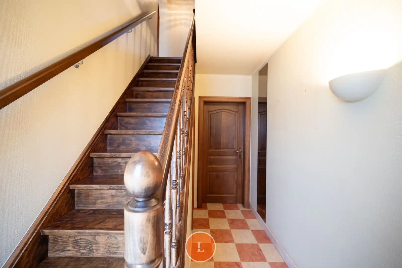 Op te frissen woning vlakbij het centrum van Wevelgem! foto 2