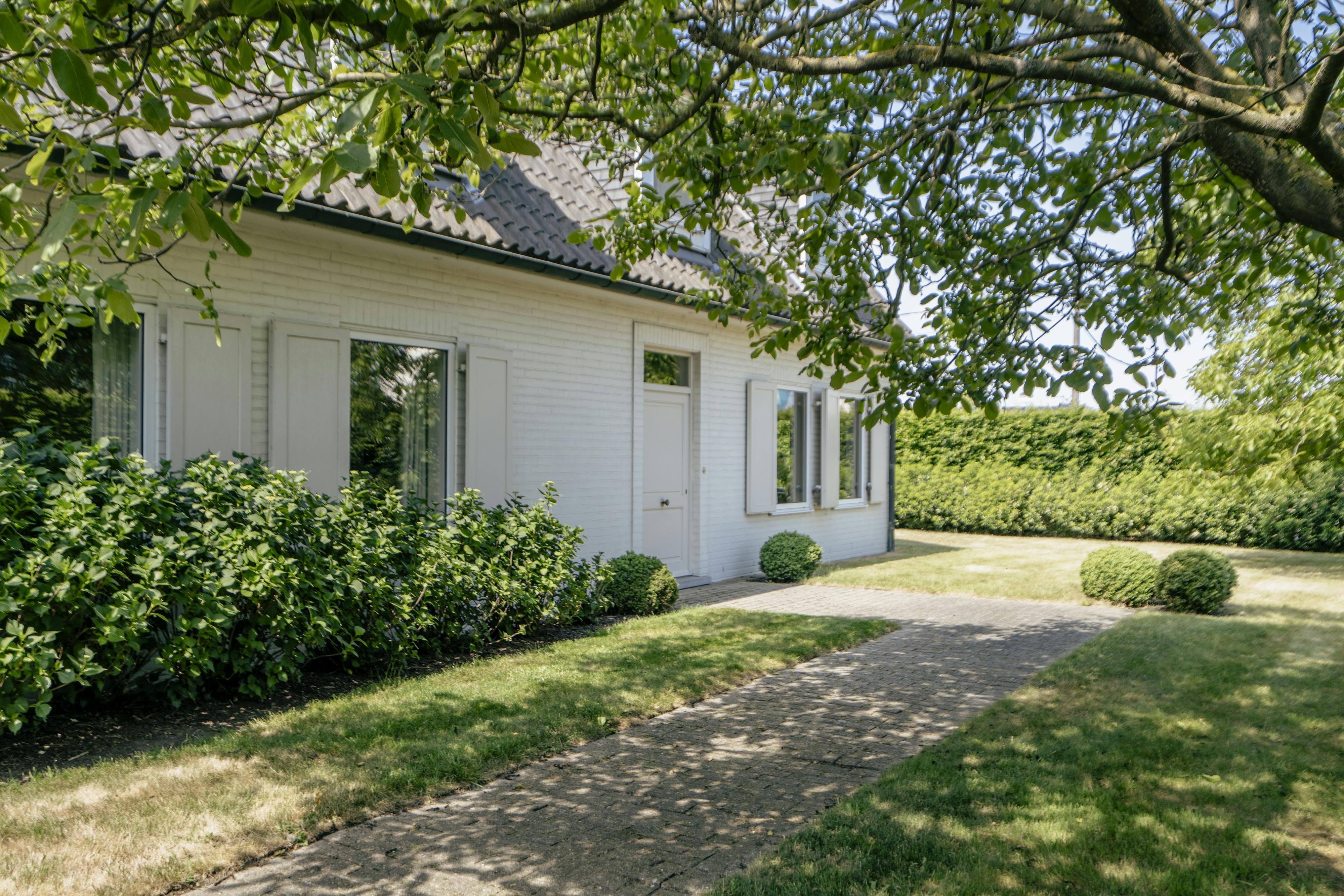 Unieke villa te koop op topligging in hartje Waregem  foto 19