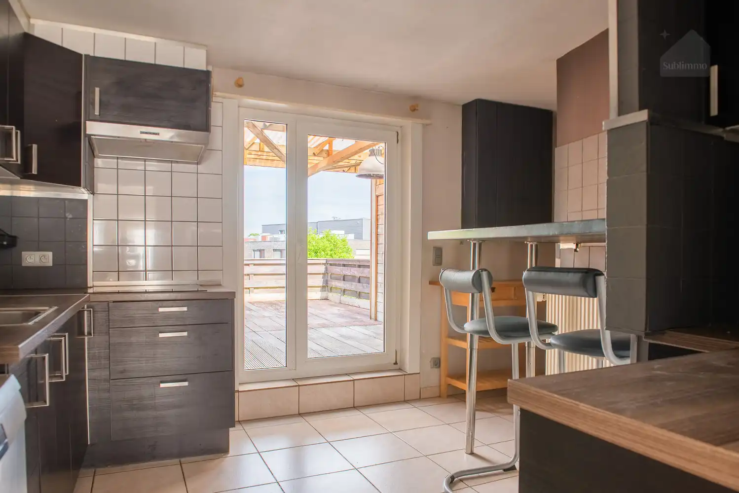 Woning met 3 slaapkamers en 4 garages in het centrum van Meerhout foto 5
