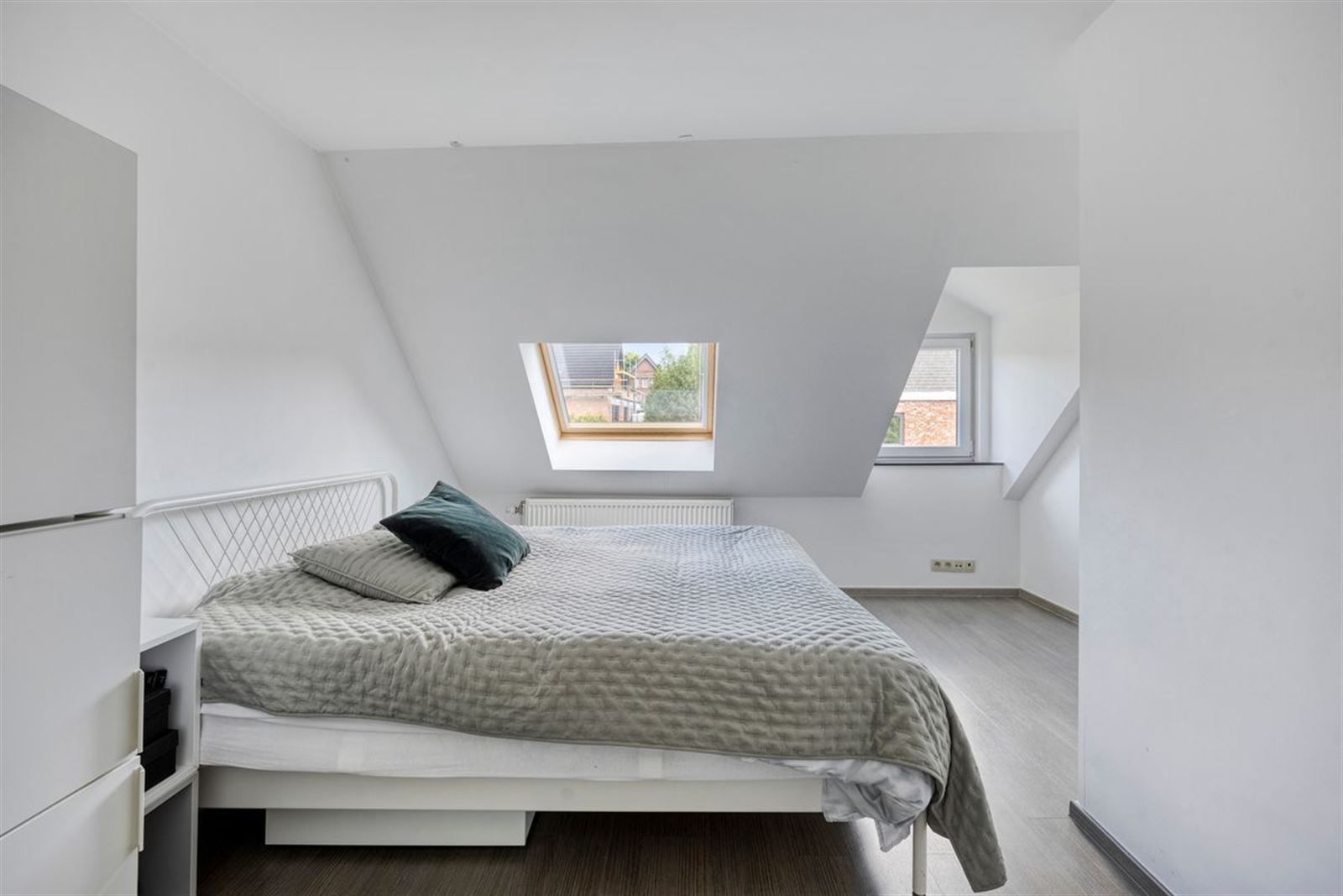 Instapklare, rustig achterin gelegen 3-gevelwoning nabij Hallerbos! foto 22