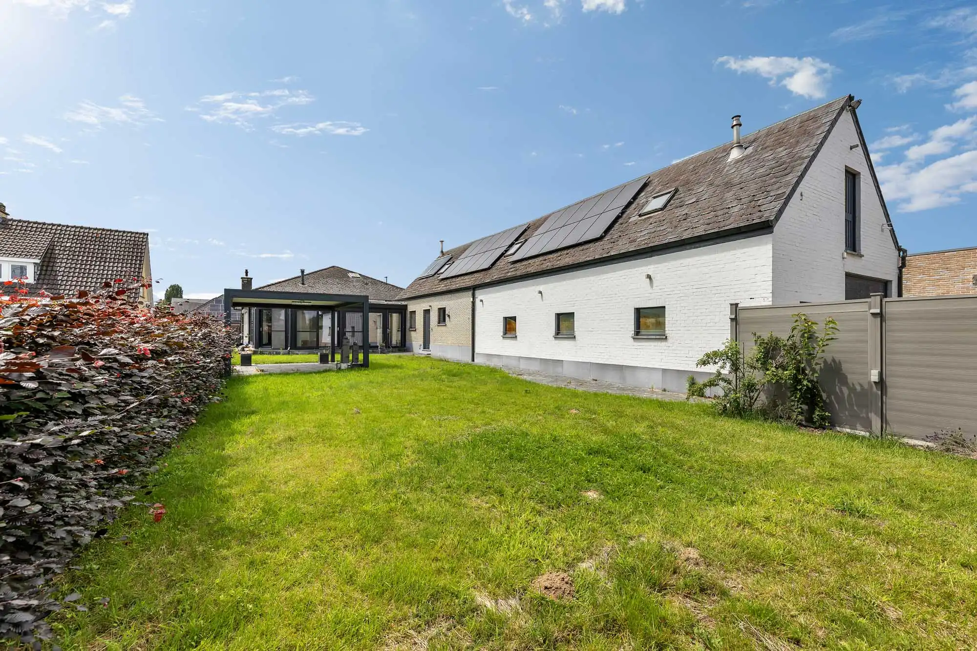 UNIEKE BUITENKANS! Instapklare bungalow met loods/bouwgrond foto 4
