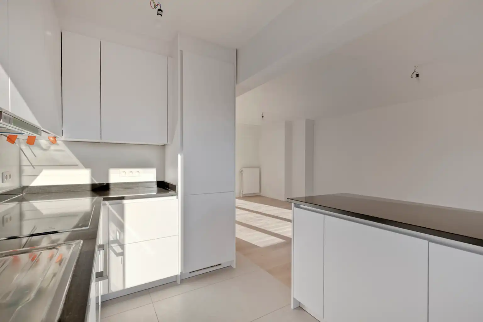 Volledig gerenoveerd en instapklaar 2 slaapkamer appartement foto 8