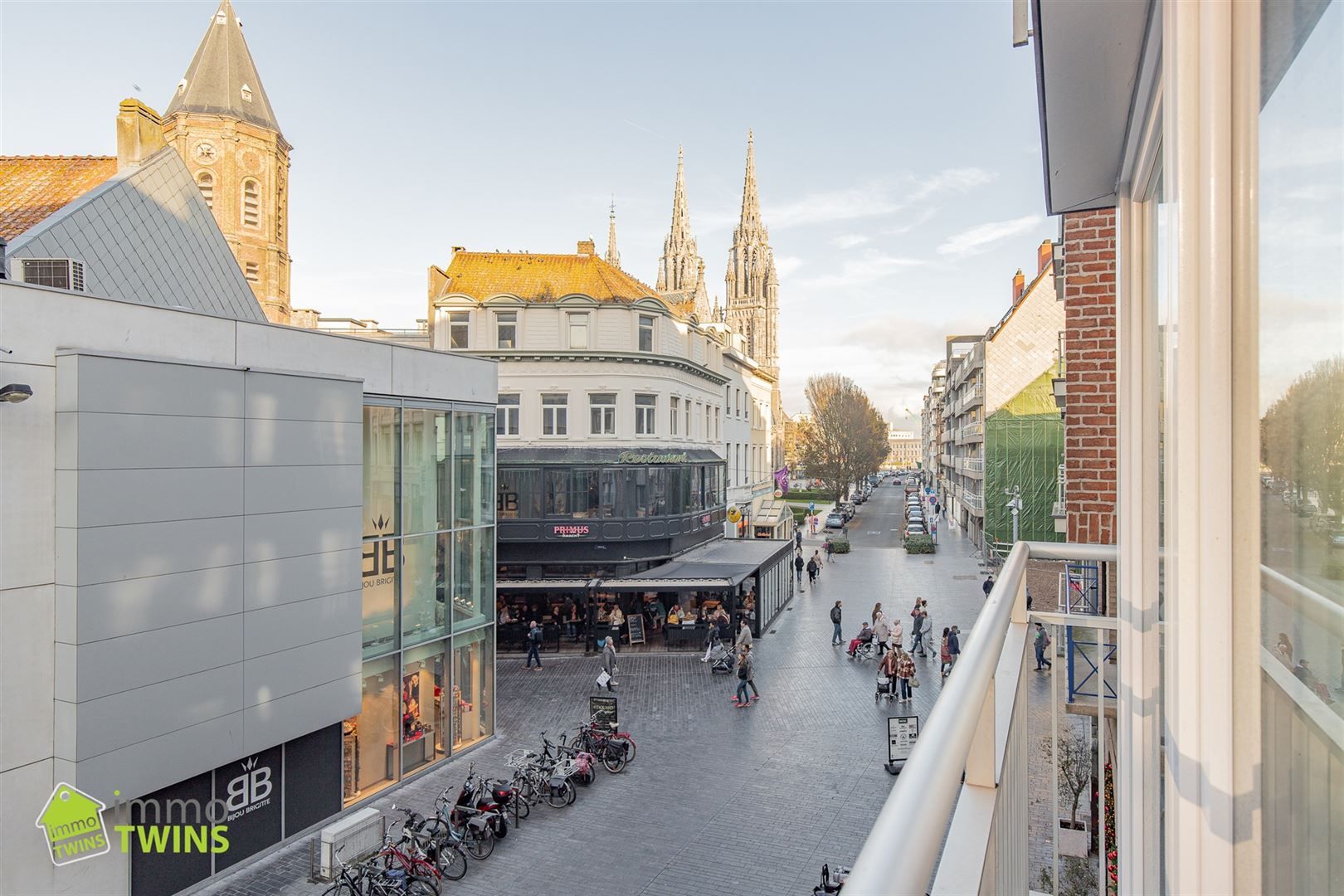 Prachtig gerenoveerd appartement met 2 slaapkamers in hartje Oostende! foto 10